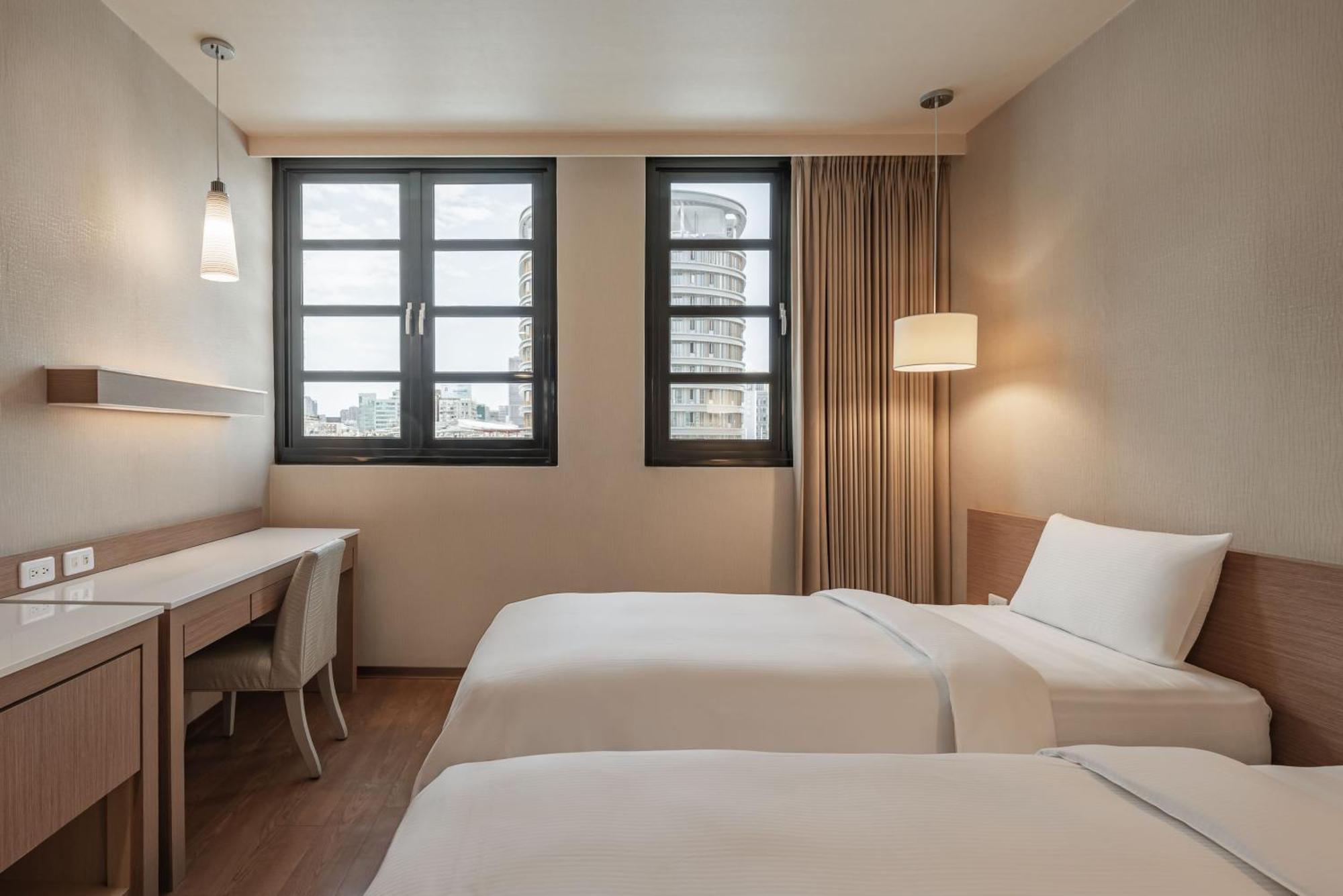 Kindness Hotel - Kaohsiung Main Station Номер фото
