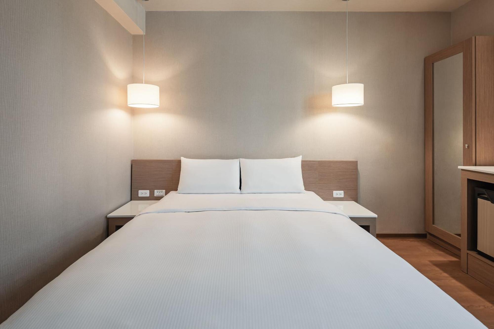 Kindness Hotel - Kaohsiung Main Station Номер фото