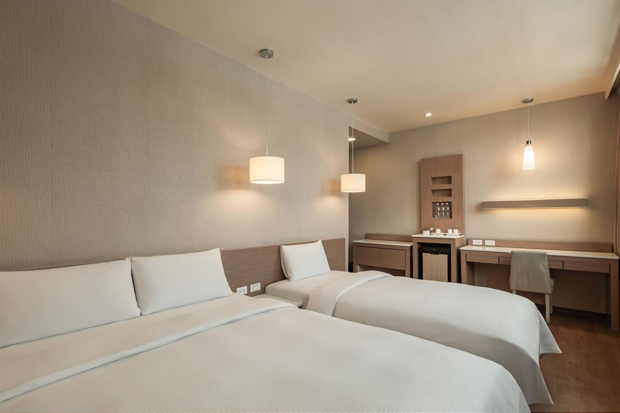 Kindness Hotel - Kaohsiung Main Station Номер фото