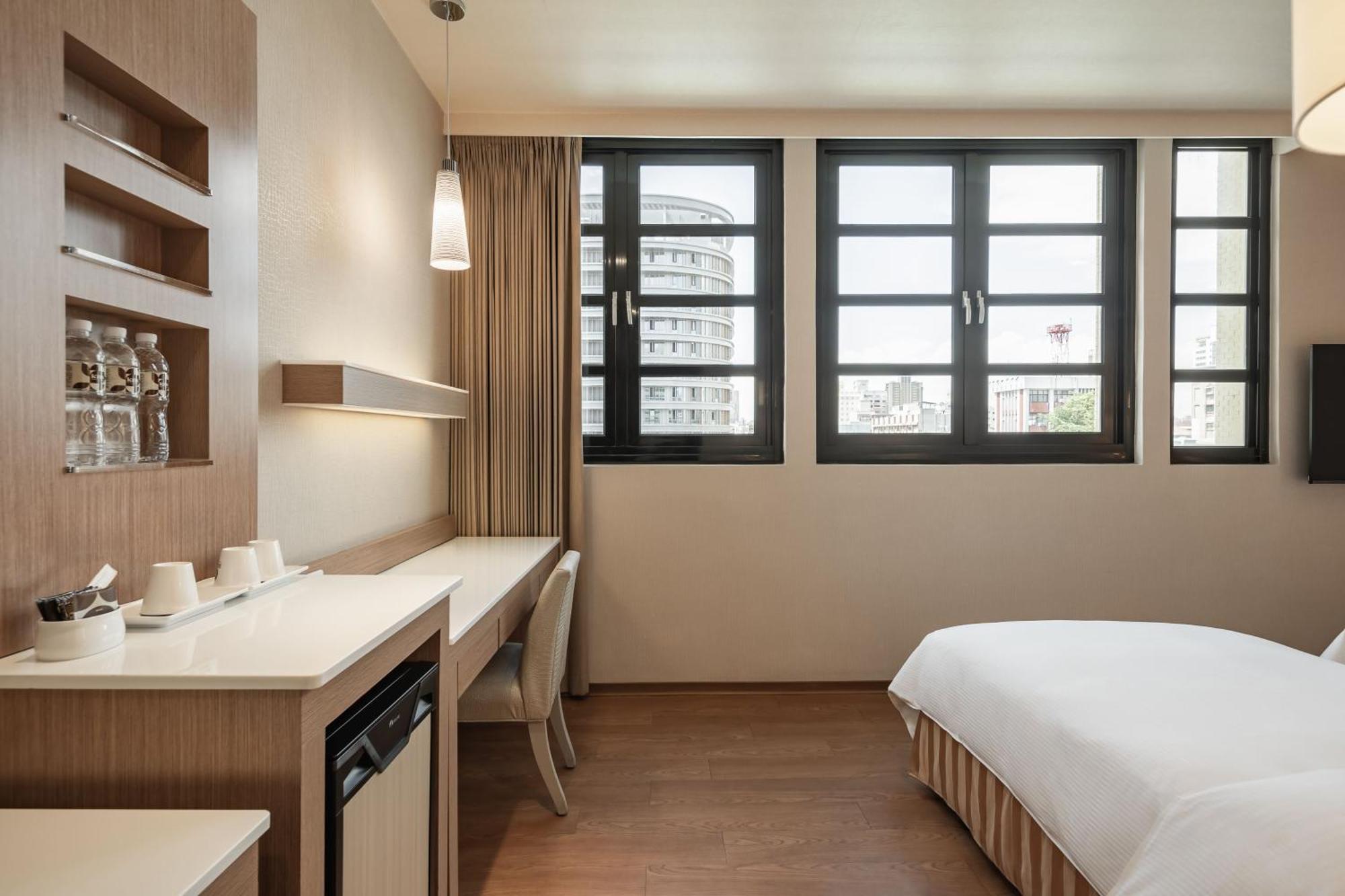 Kindness Hotel - Kaohsiung Main Station Номер фото