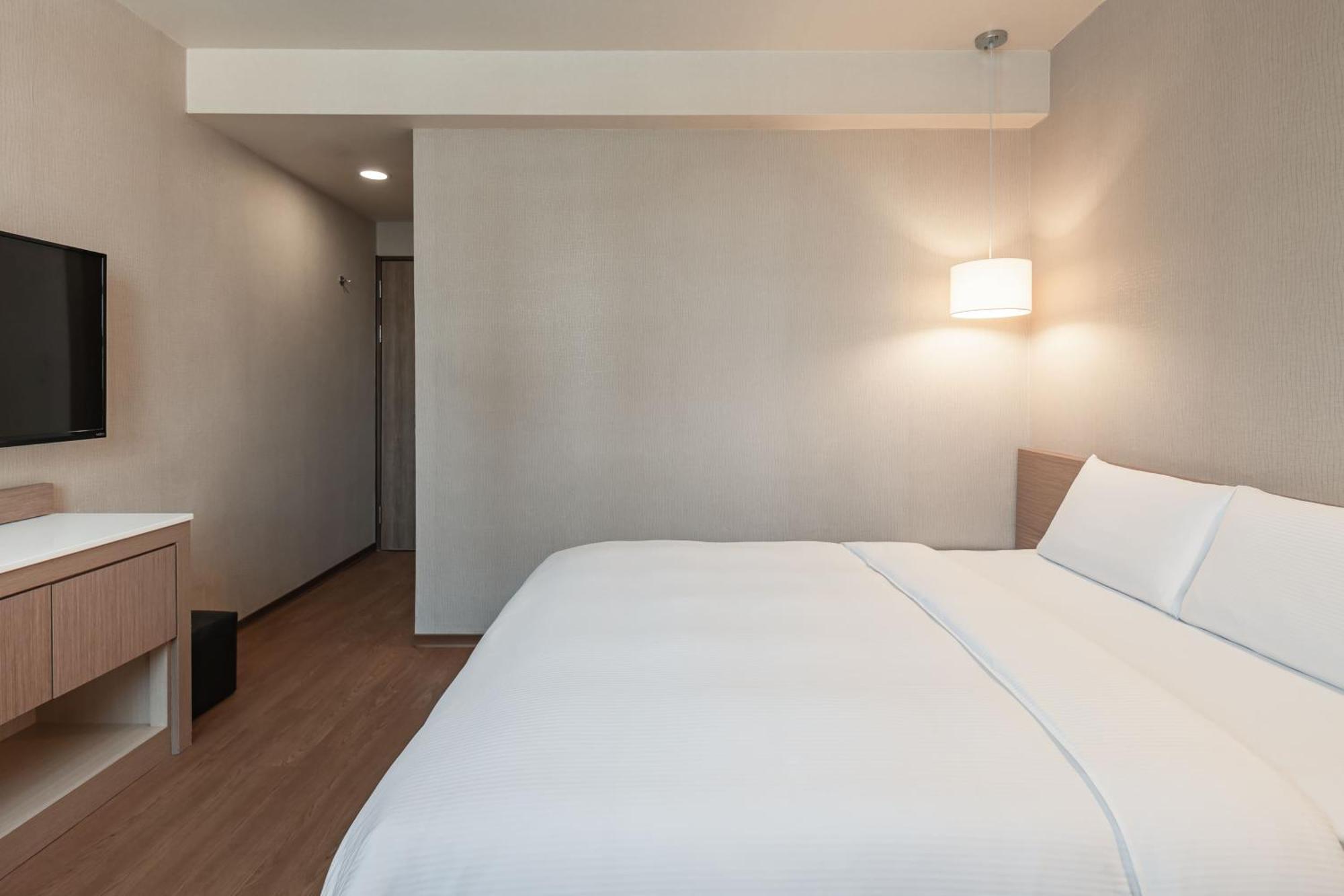 Kindness Hotel - Kaohsiung Main Station Номер фото