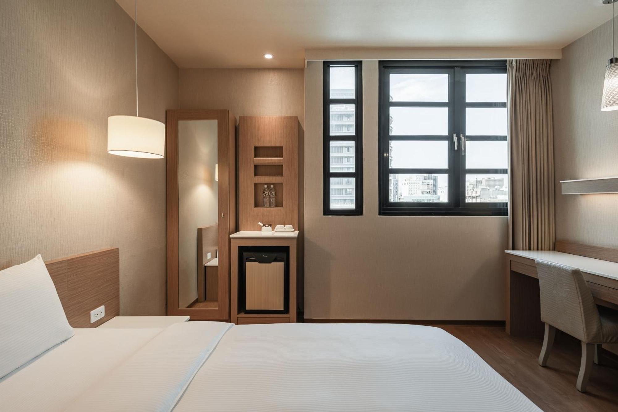 Kindness Hotel - Kaohsiung Main Station Номер фото