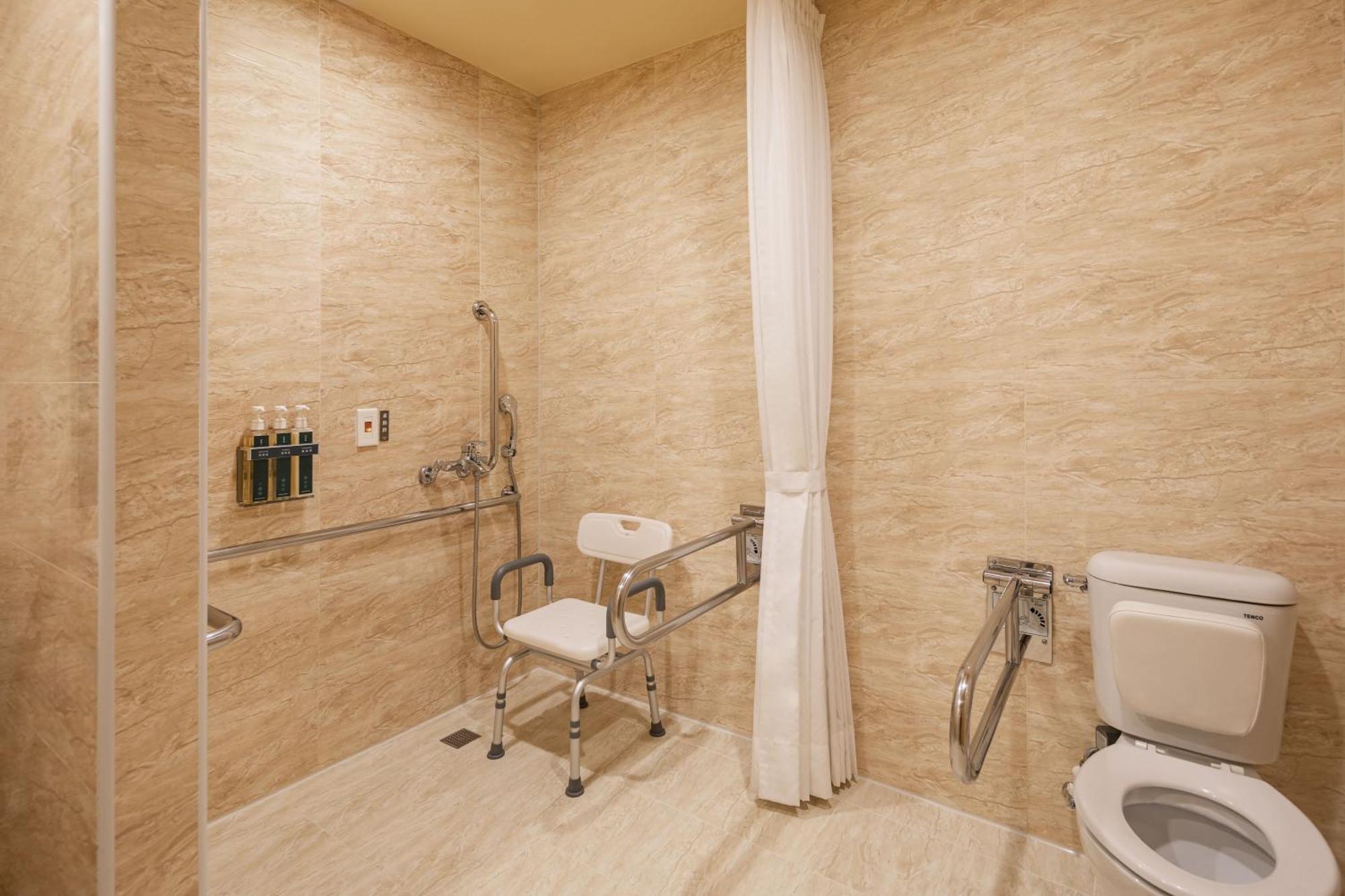 Kindness Hotel - Kaohsiung Main Station Номер фото