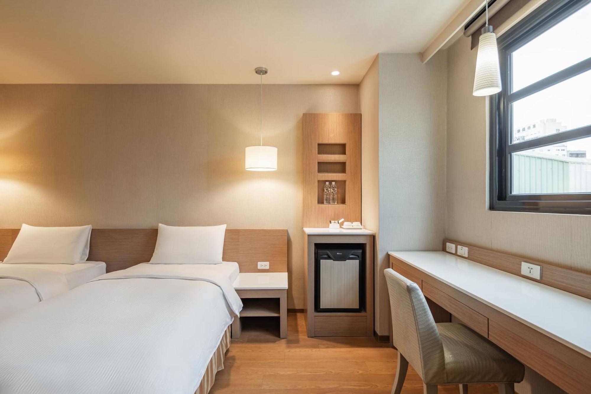 Kindness Hotel - Kaohsiung Main Station Номер фото
